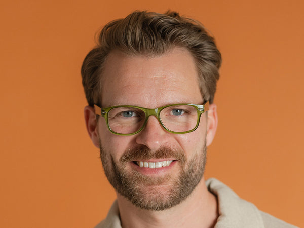 Man wearing Reading Glasses 'Billi' Olive