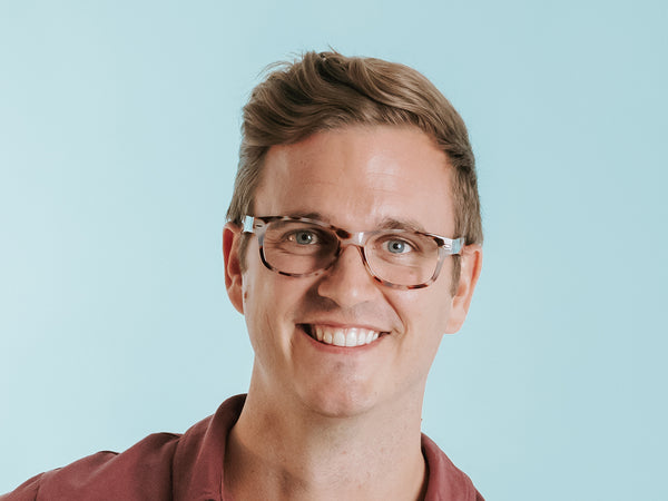 Man wearing Reading Glasses 'Billi' White Tortoiseshell