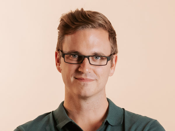 Man wearing Reading Glasses 'Detroit' Black