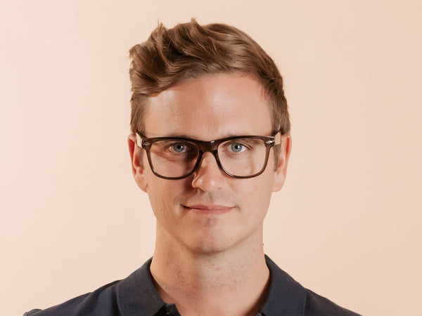 Man wearing Reading Glasses 'Billi Big' Grey