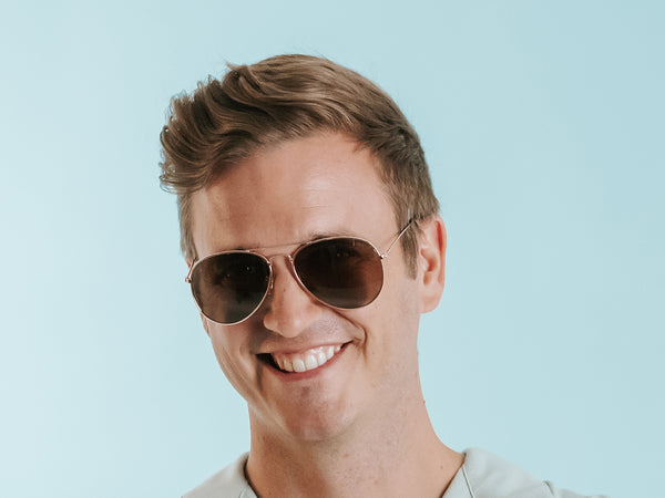 Man wearing Reading Sunglasses 'Ace' Gold