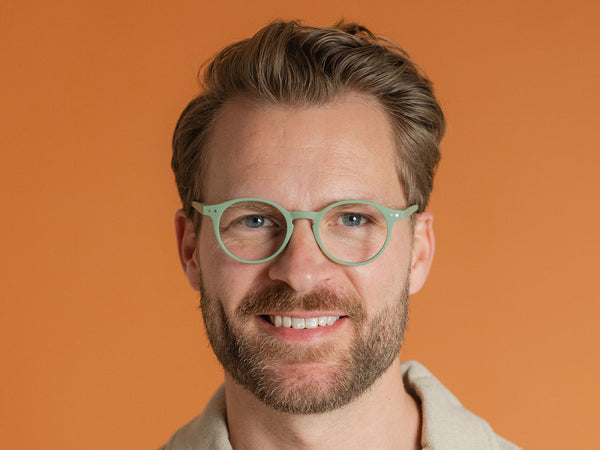 Man wearing Reading Glasses 'Sydney' Green