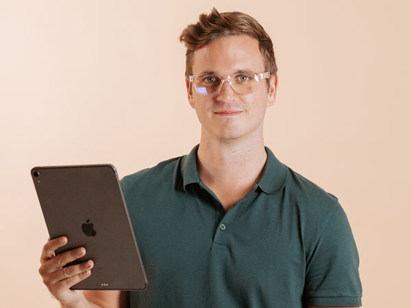 Man wearing Blue Light Reading Glasses 'Billi' Transparent