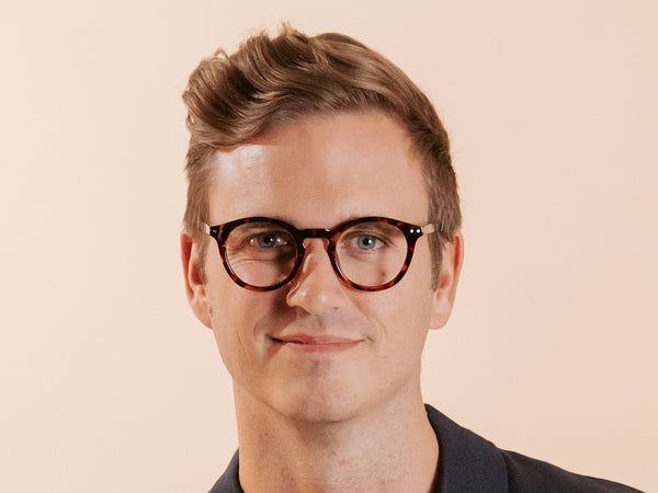 Man wearing Reading Glasses 'Embankment' Tortoiseshell