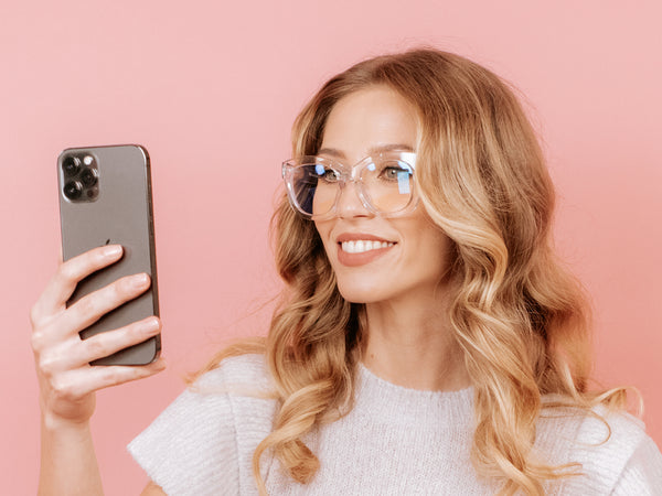 Woman wearing Blue Light Reading Glasses 'Encore' Transparent