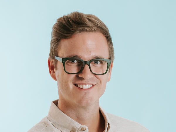 Man wearing Reading Glasses 'Weybridge' Green/Tortoiseshell