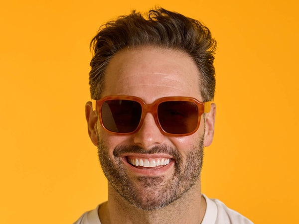 Man wearing Reading Sunglasses 'Pedro' Honey Tortoiseshell