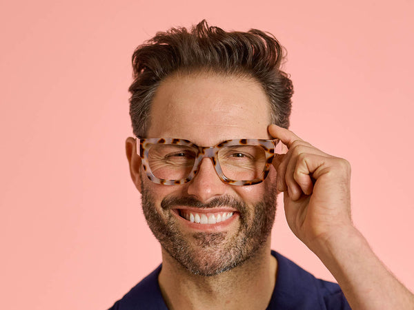 Man wearing Reading Glasses 'Jordan' White Tortoiseshell
