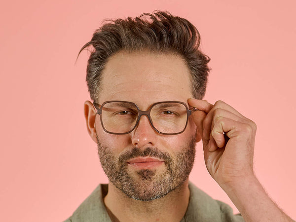 Man wearing Reading Glasses 'Smith' Grey