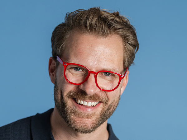 Man wearing Reading Glasses 'Kai' Red