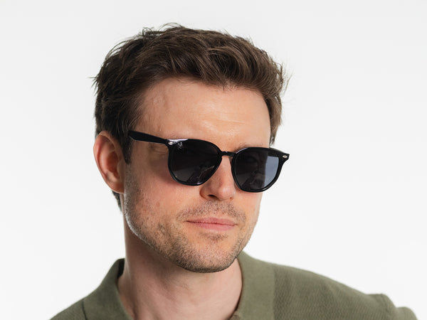 Man wearing Sunglasses Polarised 'Kai' Black