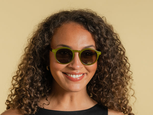 Woman wearing Sunglasses Polarised 'Robbie' Olive/Tortoiseshell
