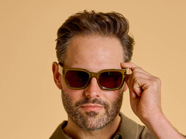 Man wearing Reading Sunglasses 'Jordan' Olive