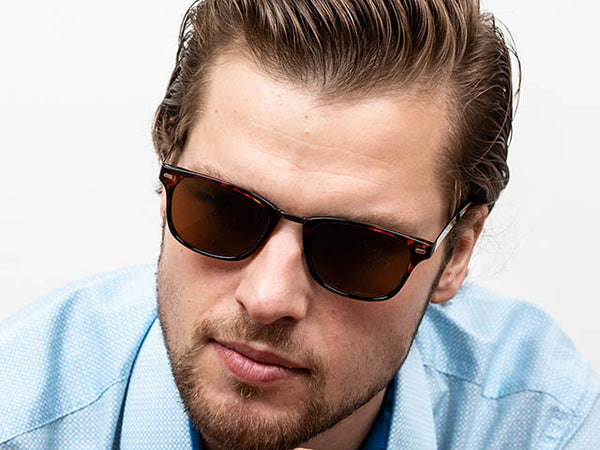 Man wearing Reading Sunglasses 'Frankie' Tortoiseshell