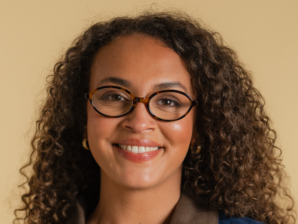 Woman wearing Reading Glasses 'Mimi' Tortoiseshell